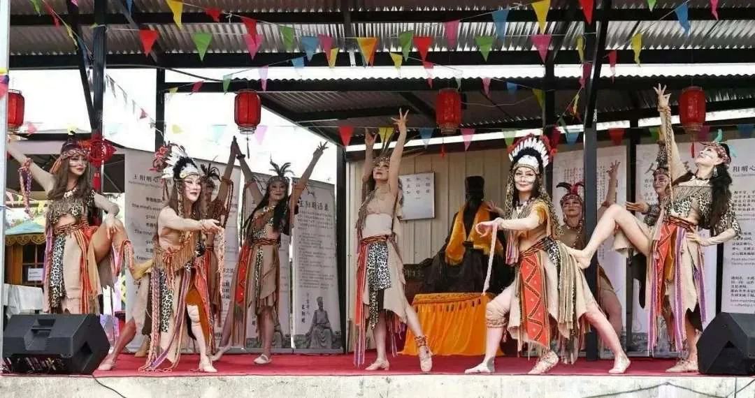Group performance at Yangming Garden